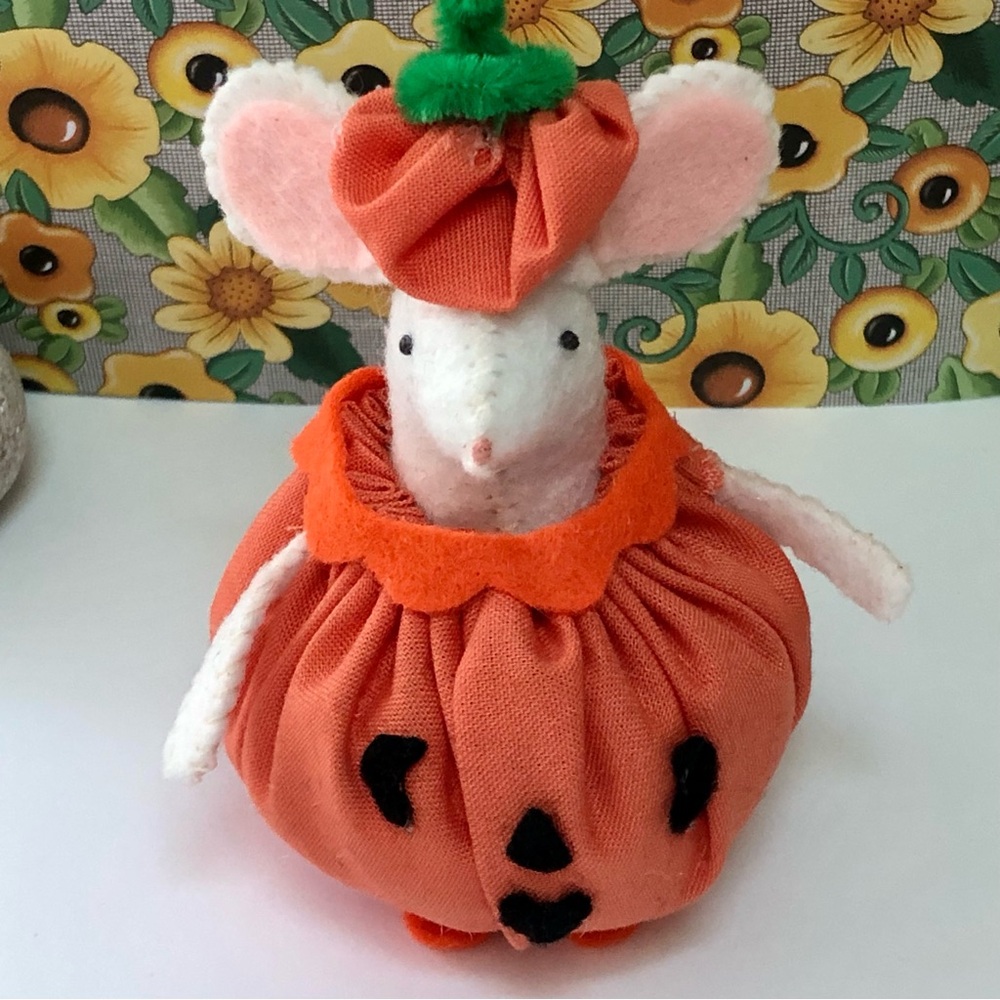Pumpkin Costume Felt mouse Art Doll Halloween charcuterie cake topper - Picture 10 of 10